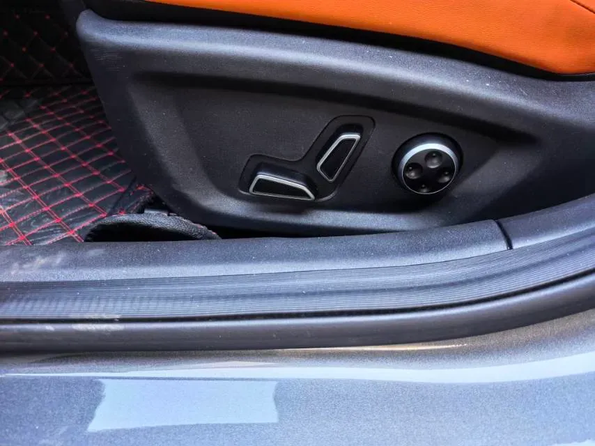 2024 ChangAn UNI-V 1.5T 188HP L4 7DCT,autocango,china used car exporter,china ev exporter,chinese used car exporter,chinese used ev exporter