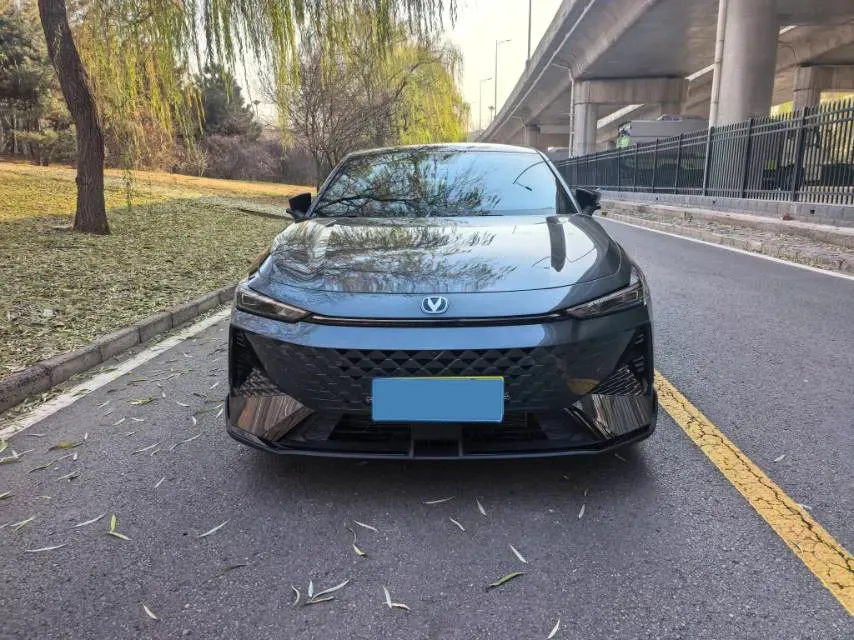 2024 ChangAn UNI-V 1.5T 188HP L4 7DCT,autocango,china used car exporter,china ev exporter,chinese used car exporter,chinese used ev exporter