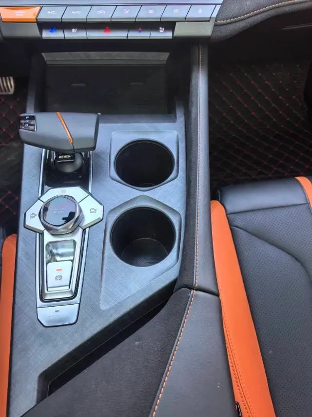 2024 ChangAn UNI-V 1.5T 188HP L4 7DCT,autocango,china used car exporter,china ev exporter,chinese used car exporter,chinese used ev exporter