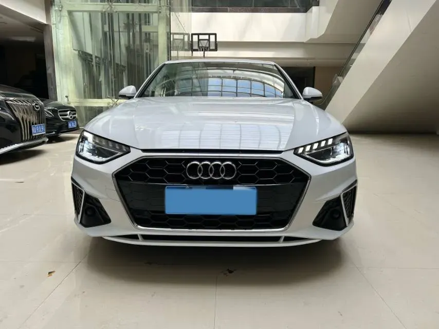 2020 Audi A4L 2.0T 190HP L4 7DCT,autocango,china used car exporter,china ev exporter,chinese used car exporter,chinese used ev exporter