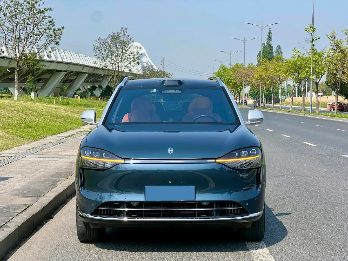 2024 AITO AITO M9 1.5T 152HP L4 REEV 42KWH,autocango,china used car exporter,china ev exporter,chinese used car exporter,chinese used ev exporter