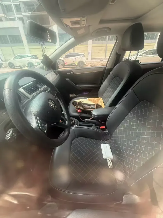 2019 Skoda Rapid Spaceback 1.5L 110HP L4 6AT,autocango,china used car exporter,china ev exporter,chinese used car exporter,chinese used ev exporter