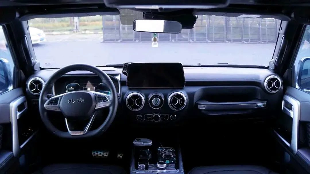 2023 Beijing BJ40 2.0T 163HP L4 8AT,autocango,china used car exporter,china ev exporter,chinese used car exporter,chinese used ev exporter