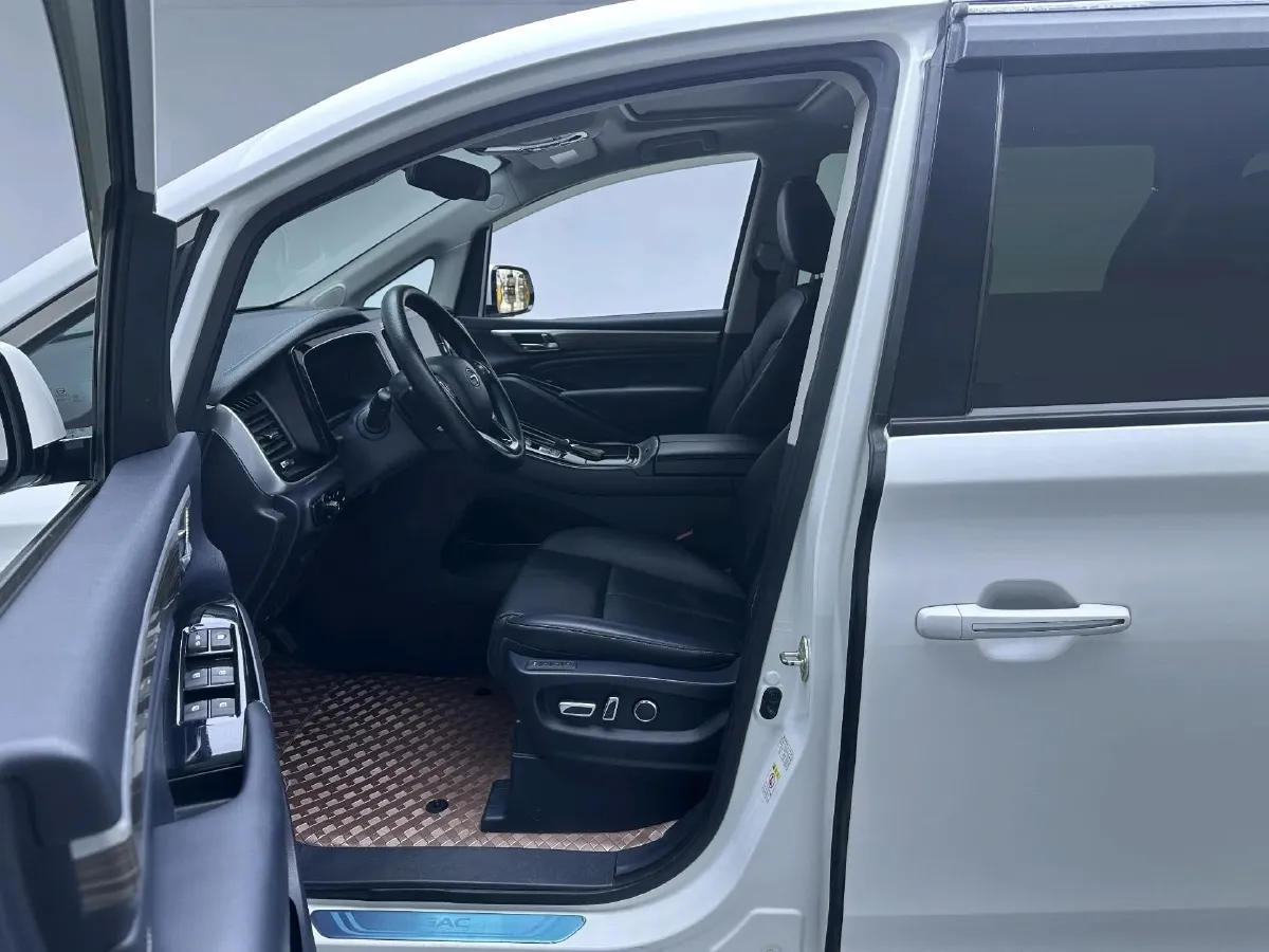 2021 GAC Trumpchi M8 2.0T 252HP L4 8AT,autocango,china used car exporter,china ev exporter,chinese used car exporter,chinese used ev exporter
