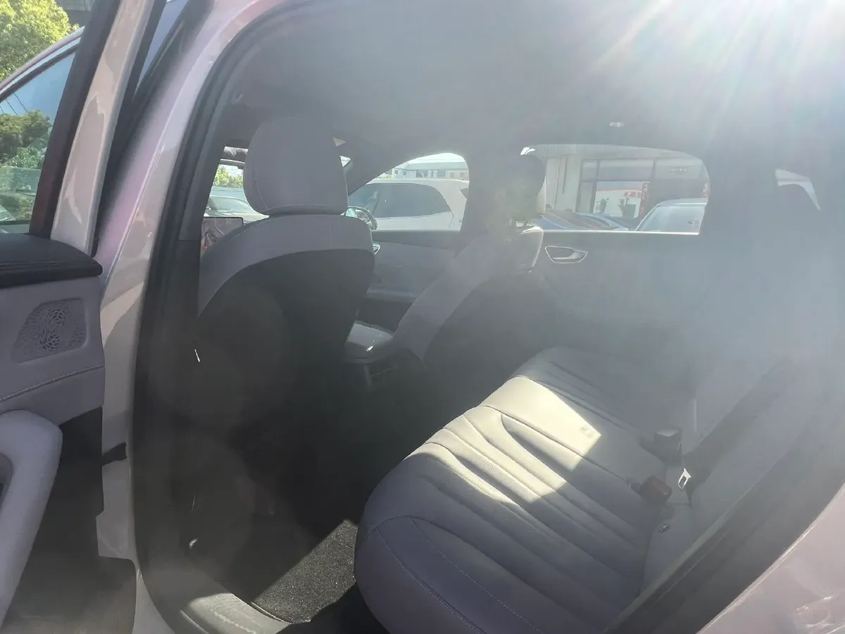 2025 Roewe M7 DMH 1.5L 112HP L4 1DHT PHEV,autocango,china used car exporter,china ev exporter,chinese used car exporter,chinese used ev exporter