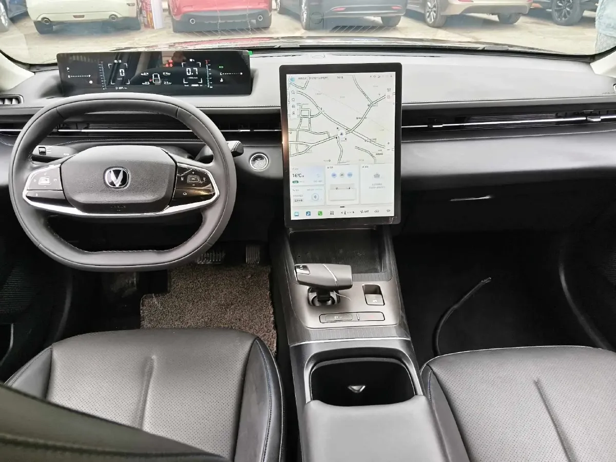 2023 ChangAn Oshan Z6 1.5T 188HP L4 7DCT,autocango,china used car exporter,china ev exporter,chinese used car exporter,chinese used ev exporter