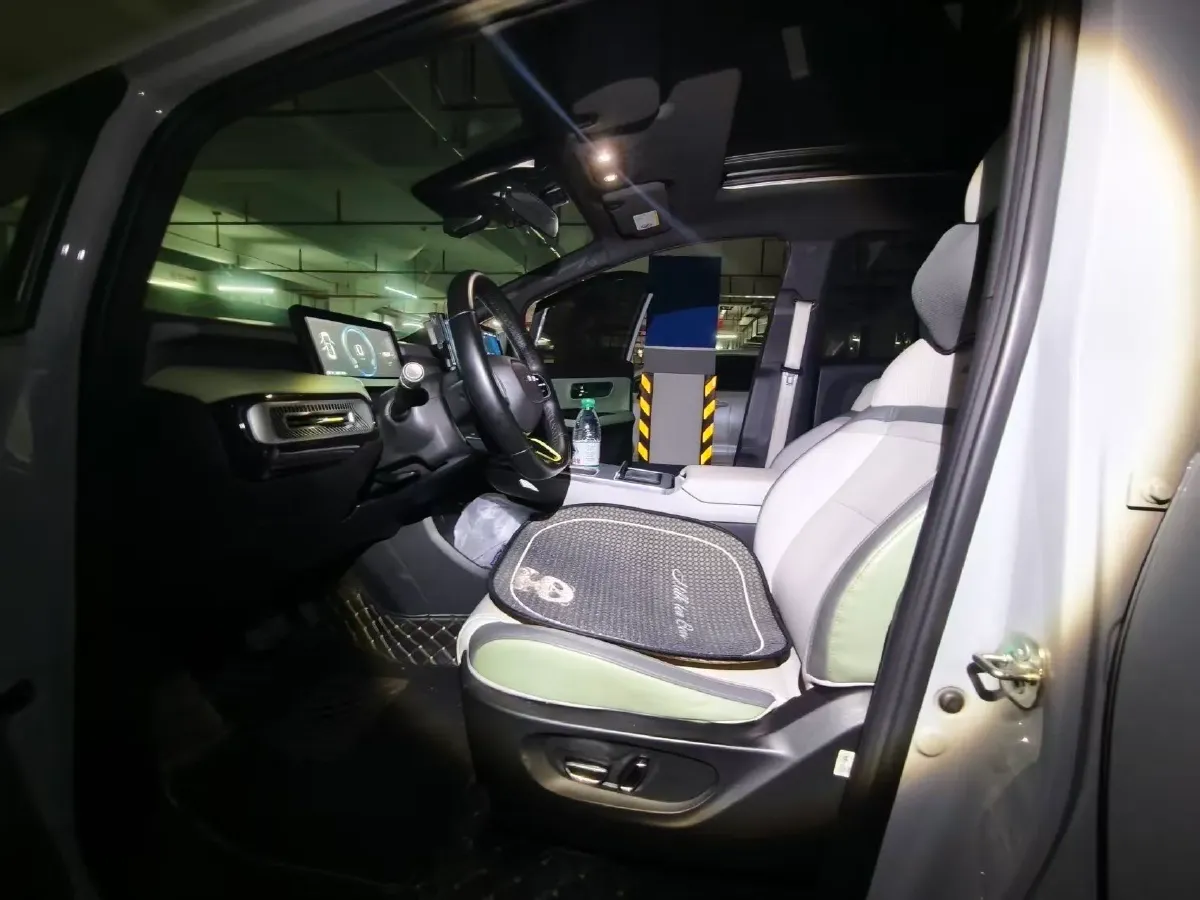 2023 MAXUS Interstellar 2.0T 143HP L4 6AT,autocango,china used car exporter,china ev exporter,chinese used car exporter,chinese used ev exporter