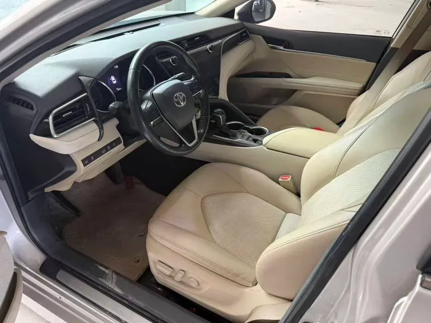 2019 Toyota Camry 2.5L 209HP L4 8AT,autocango,china used car exporter,china ev exporter,chinese used car exporter,chinese used ev exporter
