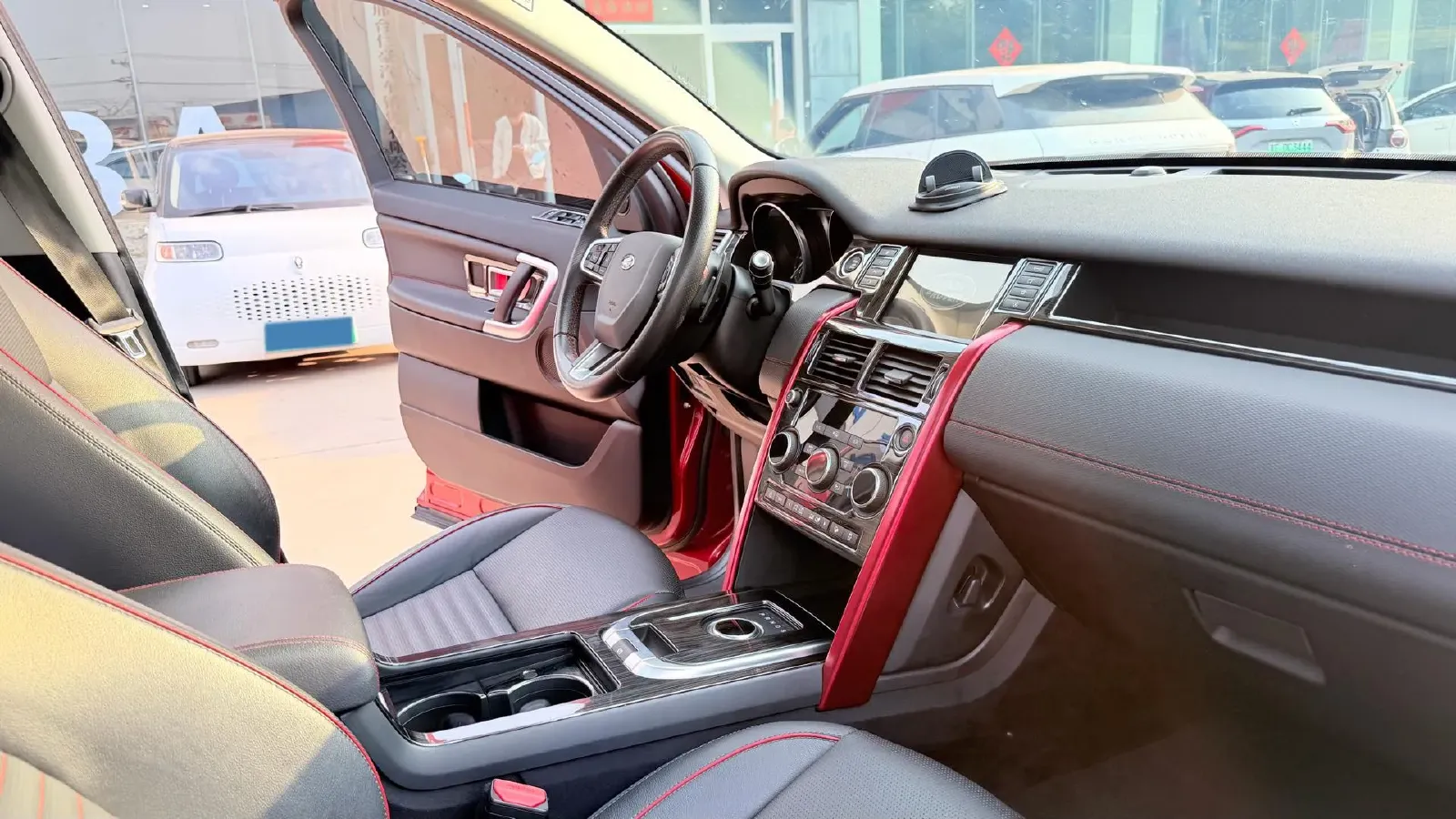 2019 Land Rover Discovery Sport 2.0T 241HP L4 9AT,autocango,china used car exporter,china ev exporter,chinese used car exporter,chinese used ev exporter