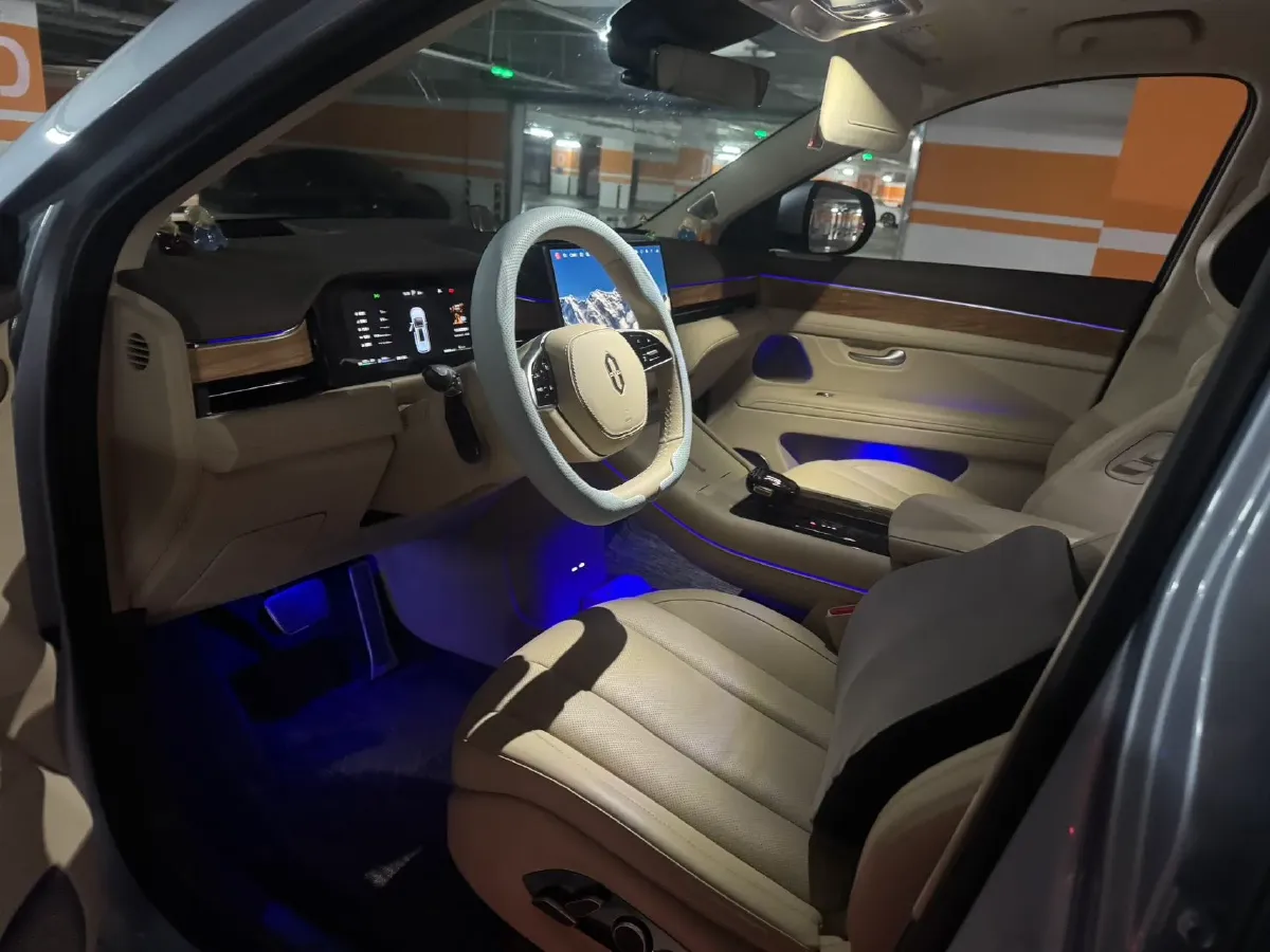 2024 AITO AITO M7 1.5T 152HP L4 REEV 40KWH,autocango,china used car exporter,china ev exporter,chinese used car exporter,chinese used ev exporter