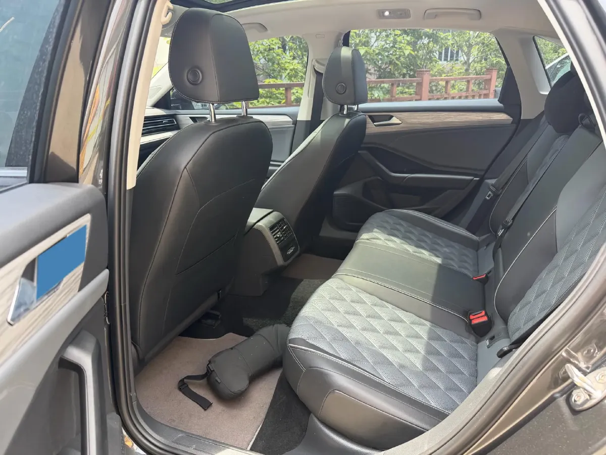 2025 Volkswagen Sagitar 1.5T 160HP L4 7DCT,autocango,china used car exporter,china ev exporter,chinese used car exporter,chinese used ev exporter