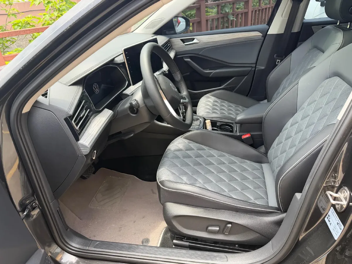 2025 Volkswagen Sagitar 1.5T 160HP L4 7DCT,autocango,china used car exporter,china ev exporter,chinese used car exporter,chinese used ev exporter