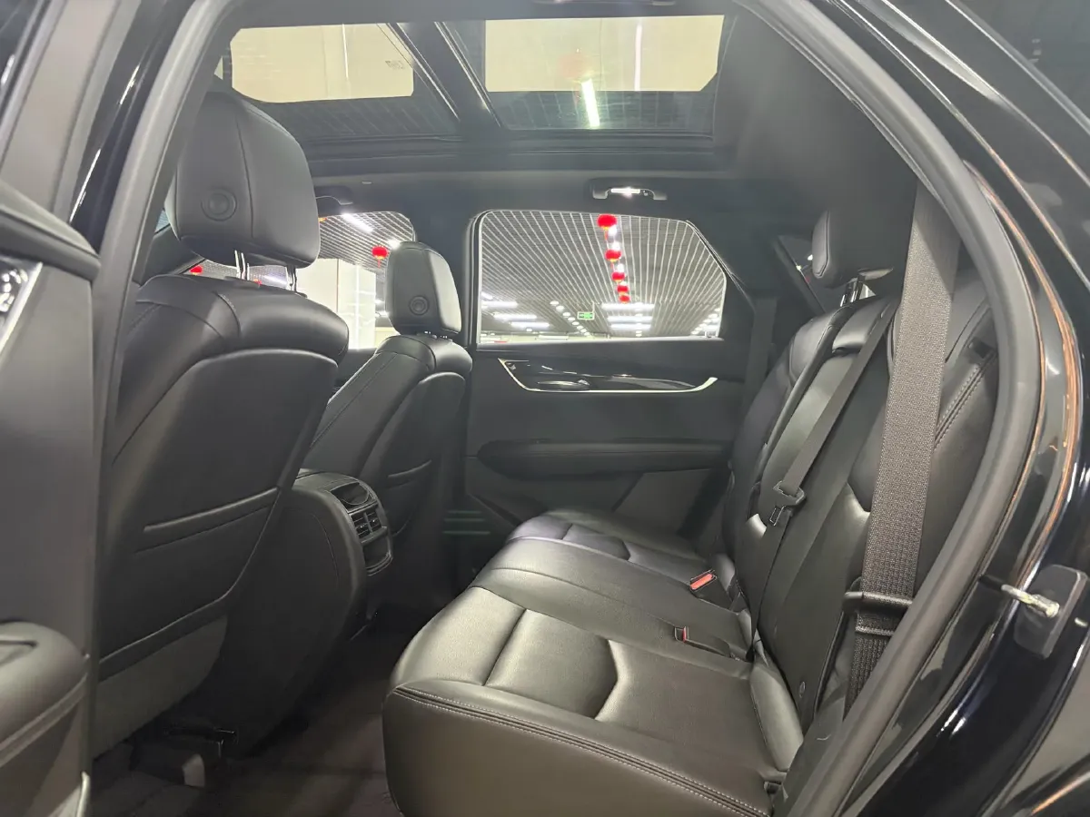 2021 Cadillac XT5 2.0T 237HP L4 9AT,autocango,china used car exporter,china ev exporter,chinese used car exporter,chinese used ev exporter