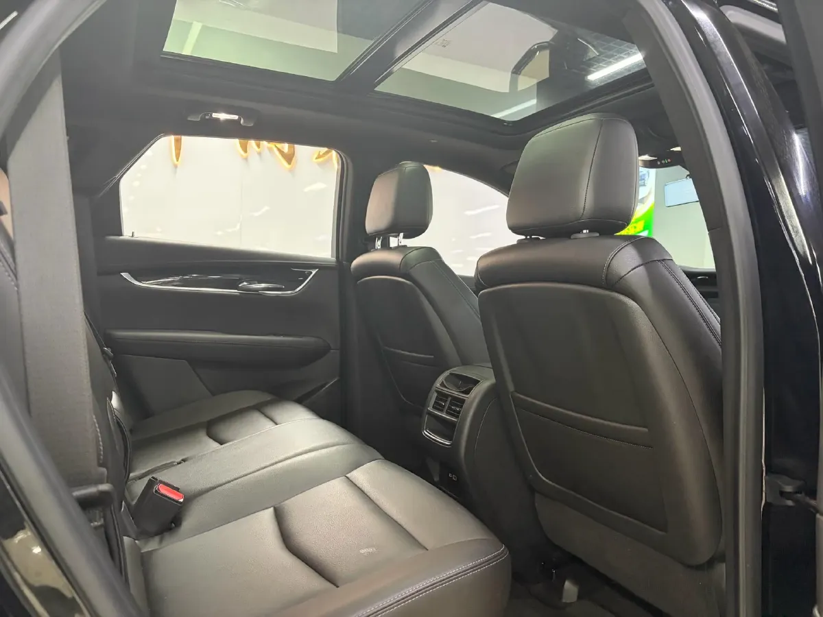 2021 Cadillac XT5 2.0T 237HP L4 9AT,autocango,china used car exporter,china ev exporter,chinese used car exporter,chinese used ev exporter