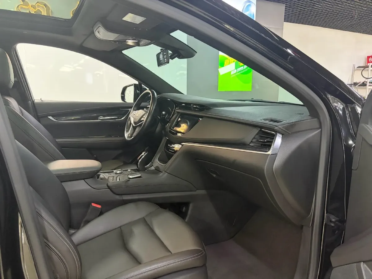 2021 Cadillac XT5 2.0T 237HP L4 9AT,autocango,china used car exporter,china ev exporter,chinese used car exporter,chinese used ev exporter