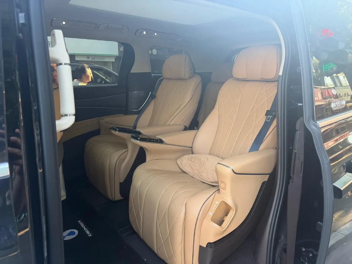 2022 HongQi HS7 3.0T 337HP V6 8AT,autocango,china used car exporter,china ev exporter,chinese used car exporter,chinese used ev exporter
