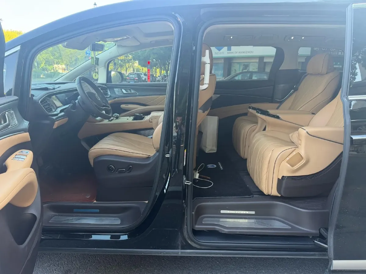 2022 HongQi HS7 3.0T 337HP V6 8AT,autocango,china used car exporter,china ev exporter,chinese used car exporter,chinese used ev exporter