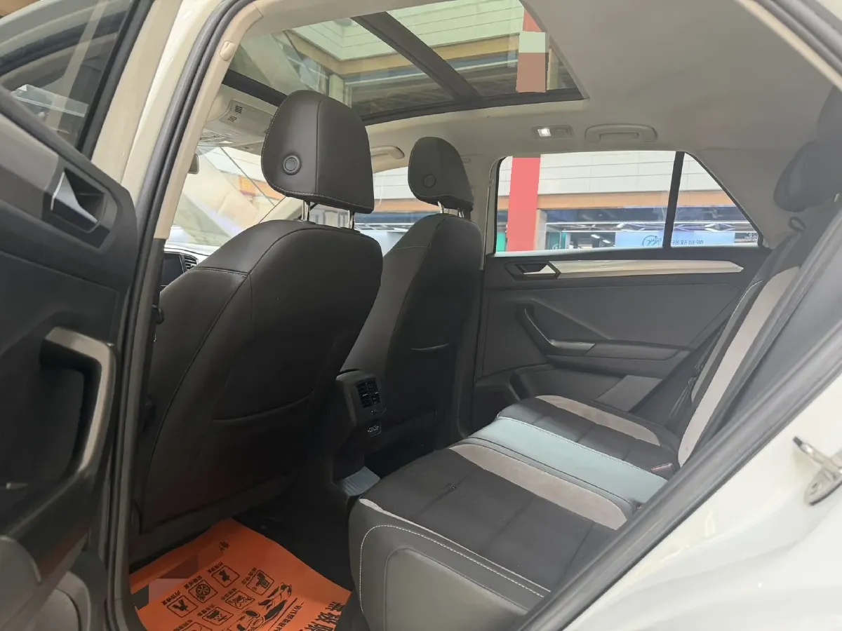 2023 Volkswagen T-Roc 1.4T 150HP L4 7DCT,autocango,china used car exporter,china ev exporter,chinese used car exporter,chinese used ev exporter