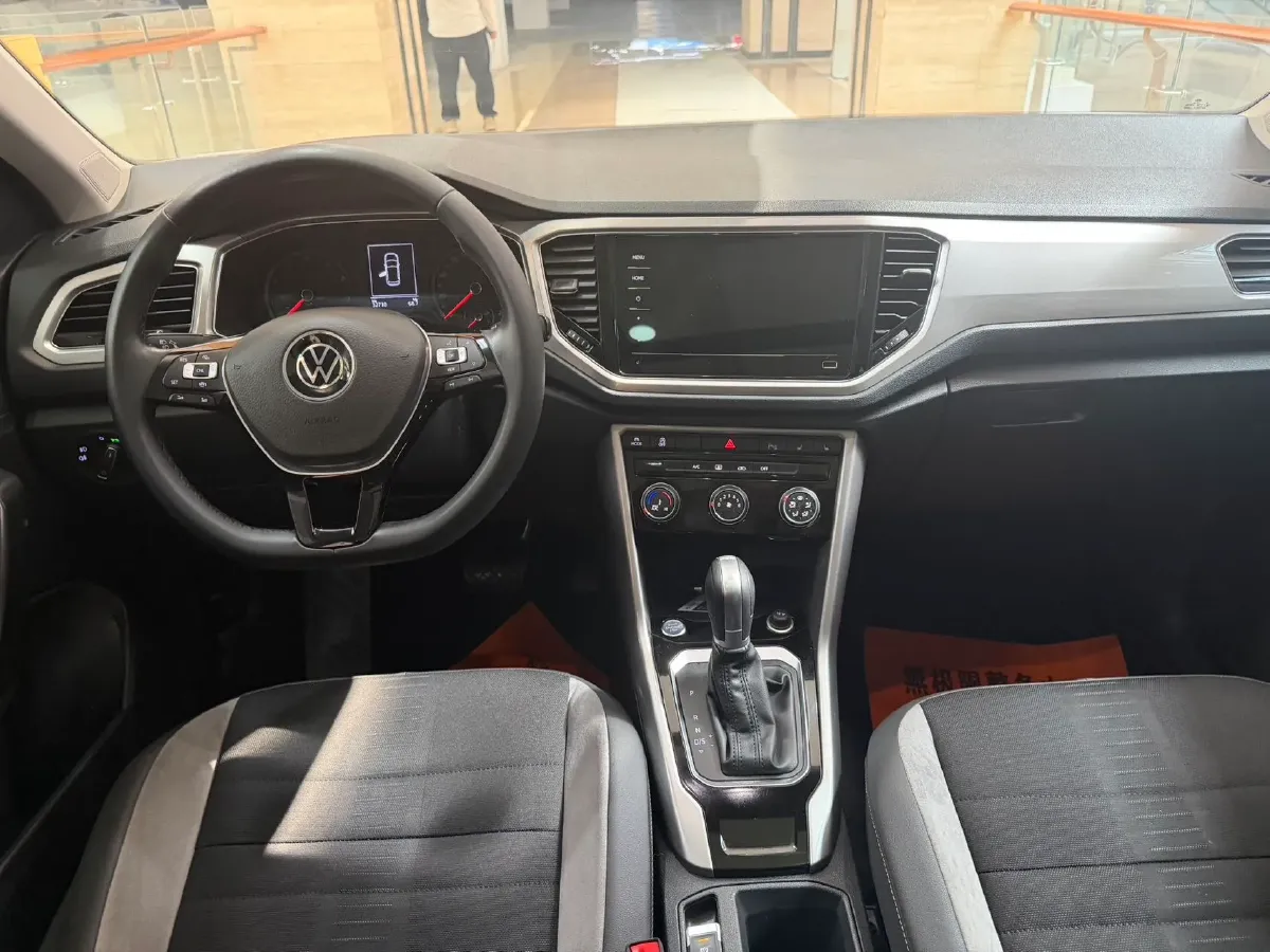 2023 Volkswagen T-Roc 1.4T 150HP L4 7DCT,autocango,china used car exporter,china ev exporter,chinese used car exporter,chinese used ev exporter