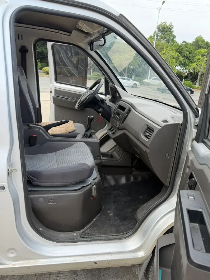 2022 WuLing RongGuang New Truck 1.8L 125HP L4 5MT,autocango,china used car exporter,china ev exporter,chinese used car exporter,chinese used ev exporter