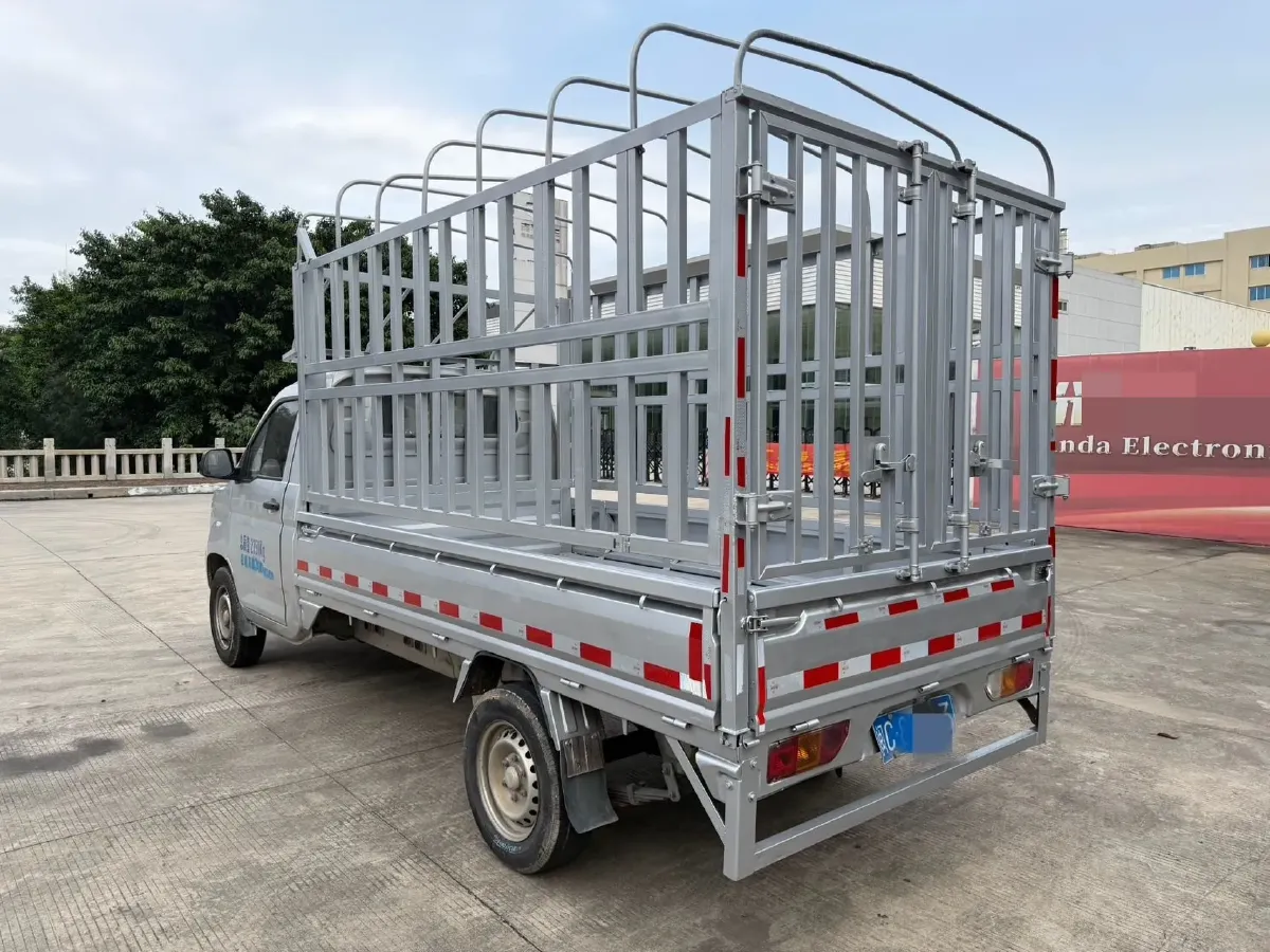 2022 WuLing RongGuang New Truck 1.8L 125HP L4 5MT,autocango,china used car exporter,china ev exporter,chinese used car exporter,chinese used ev exporter