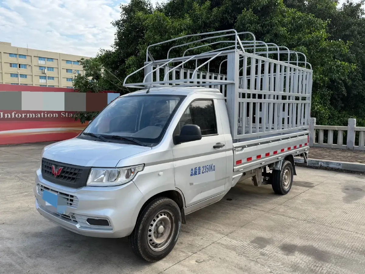 2022 WuLing RongGuang New Truck 1.8L 125HP L4 5MT,autocango,china used car exporter,china ev exporter,chinese used car exporter,chinese used ev exporter