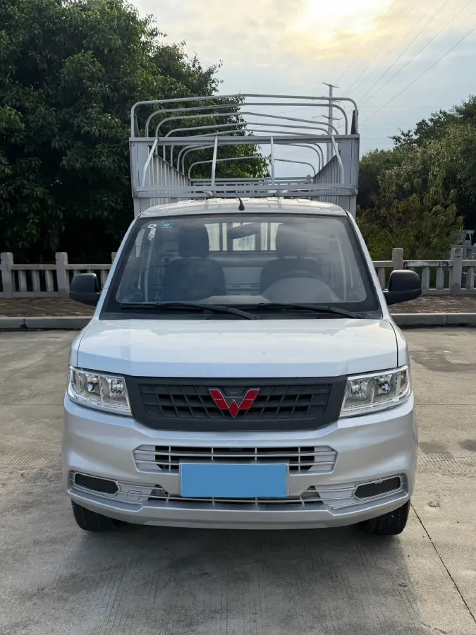 2022 WuLing RongGuang New Truck 1.8L 125HP L4 5MT,autocango,china used car exporter,china ev exporter,chinese used car exporter,chinese used ev exporter