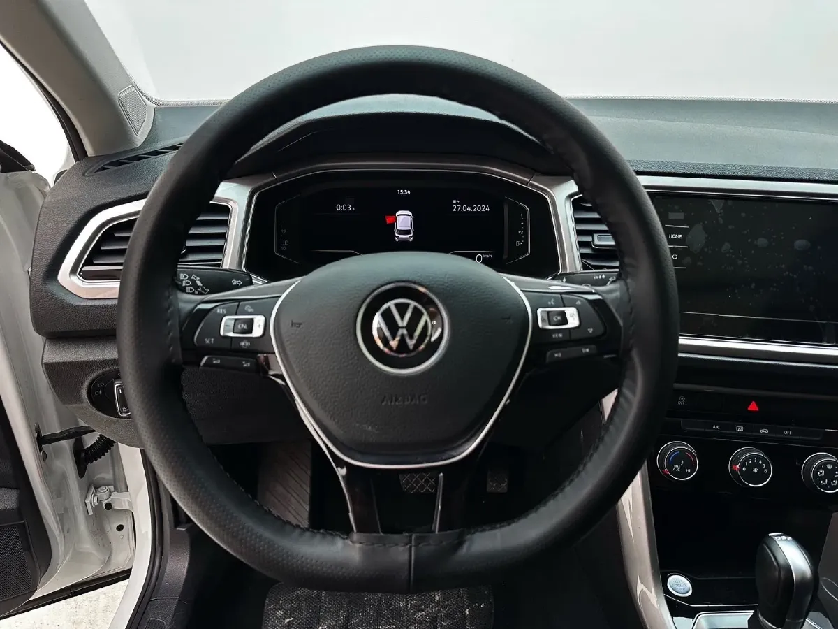 2022 Volkswagen T-Roc 1.4T 150HP L4 7DCT,autocango,china used car exporter,china ev exporter,chinese used car exporter,chinese used ev exporter