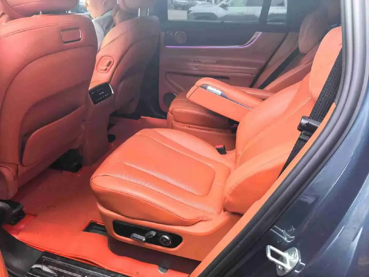 2024 AITO AITO M9 1.5T 152HP L4 REEV 42KWH,autocango,china used car exporter,china ev exporter,chinese used car exporter,chinese used ev exporter