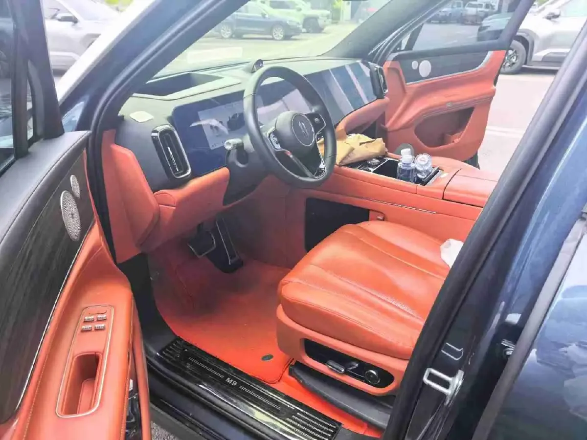 2024 AITO AITO M9 1.5T 152HP L4 REEV 42KWH,autocango,china used car exporter,china ev exporter,chinese used car exporter,chinese used ev exporter