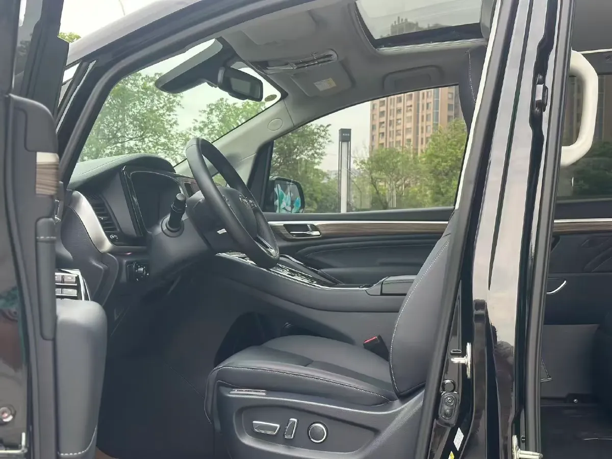 2021 GAC Trumpchi M8 2.0T 252HP L4 8AT,autocango,china used car exporter,china ev exporter,chinese used car exporter,chinese used ev exporter