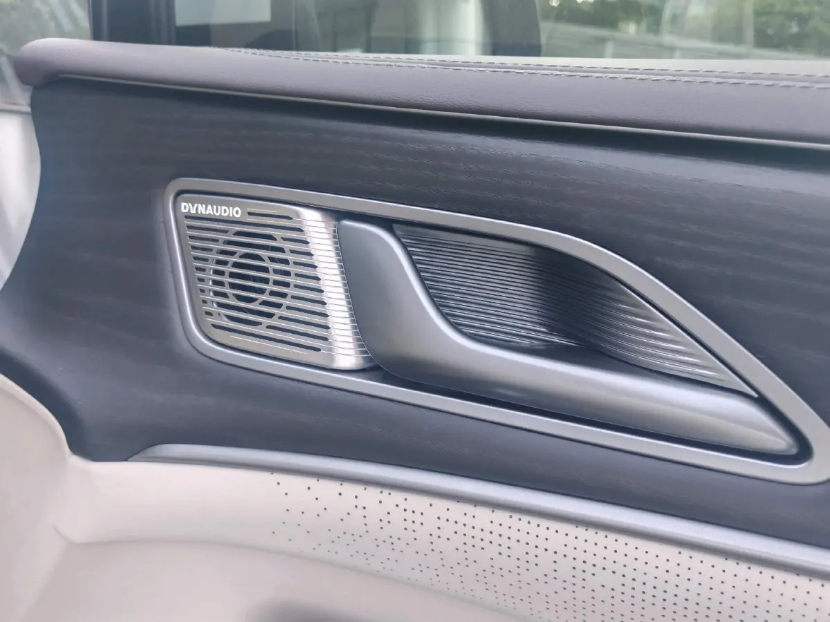 2024 Denza D9 1.5T 139HP L4 E-CVT PHEV 40KWH,autocango,china used car exporter,china ev exporter,chinese used car exporter,chinese used ev exporter