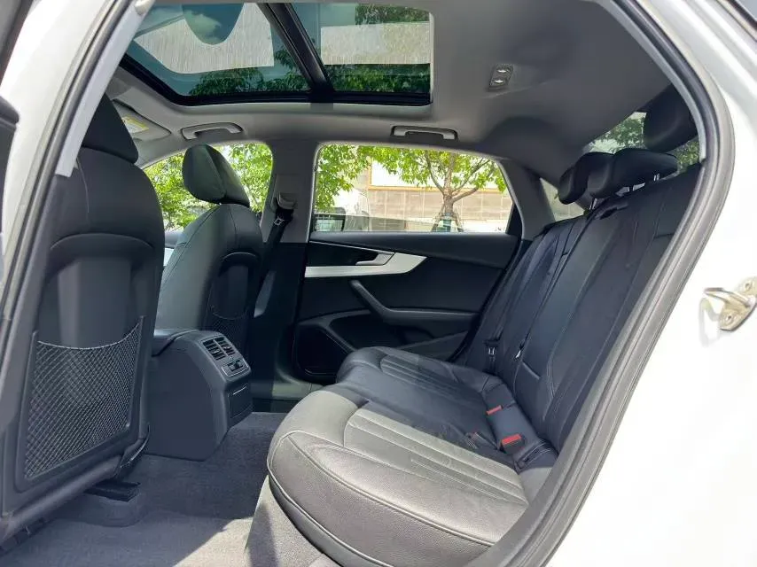 2019 Audi A4L 2.0T 190HP L4 7DCT,autocango,china used car exporter,china ev exporter,chinese used car exporter,chinese used ev exporter