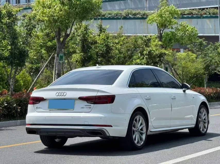 2019 Audi A4L 2.0T 190HP L4 7DCT,autocango,china used car exporter,china ev exporter,chinese used car exporter,chinese used ev exporter