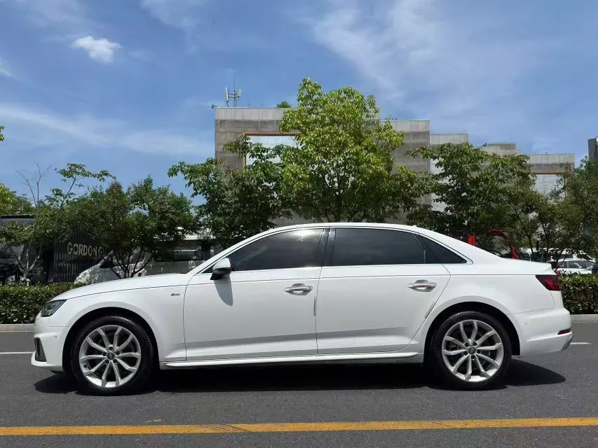 2019 Audi A4L 2.0T 190HP L4 7DCT,autocango,china used car exporter,china ev exporter,chinese used car exporter,chinese used ev exporter