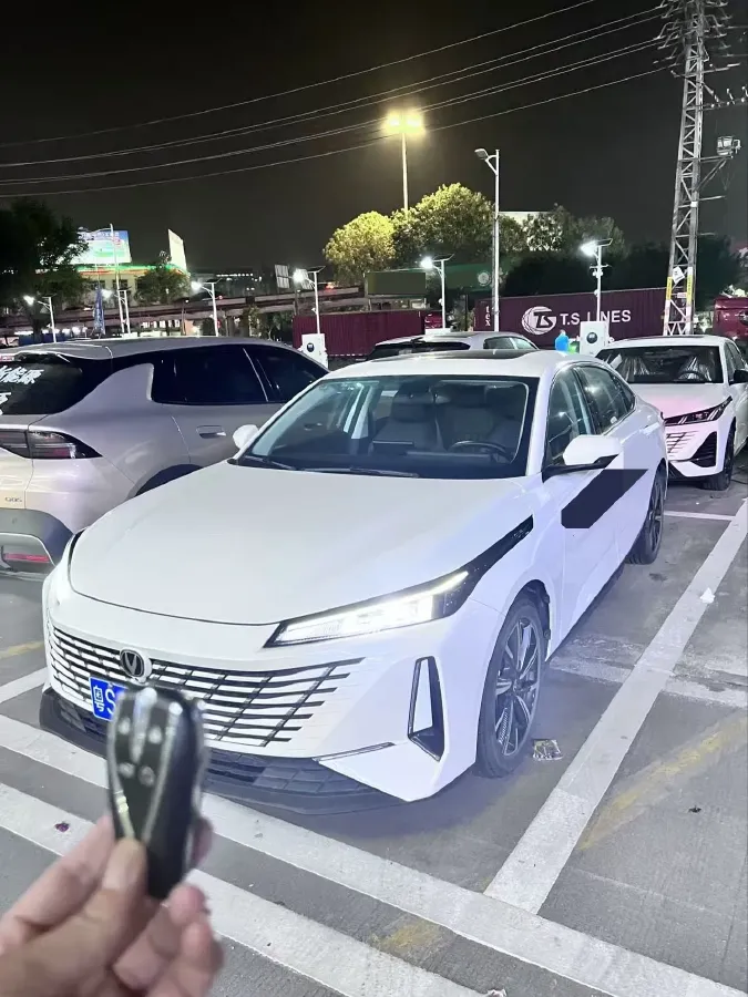 2024 ChangAn Eado 1.5T 170HP L4 7DCT,autocango,china used car exporter,china ev exporter,chinese used car exporter,chinese used ev exporter