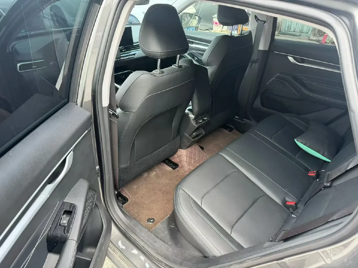 2025 Geely Emgrand 1.5L 127HP L4 CVT,autocango,china used car exporter,china ev exporter,chinese used car exporter,chinese used ev exporter
