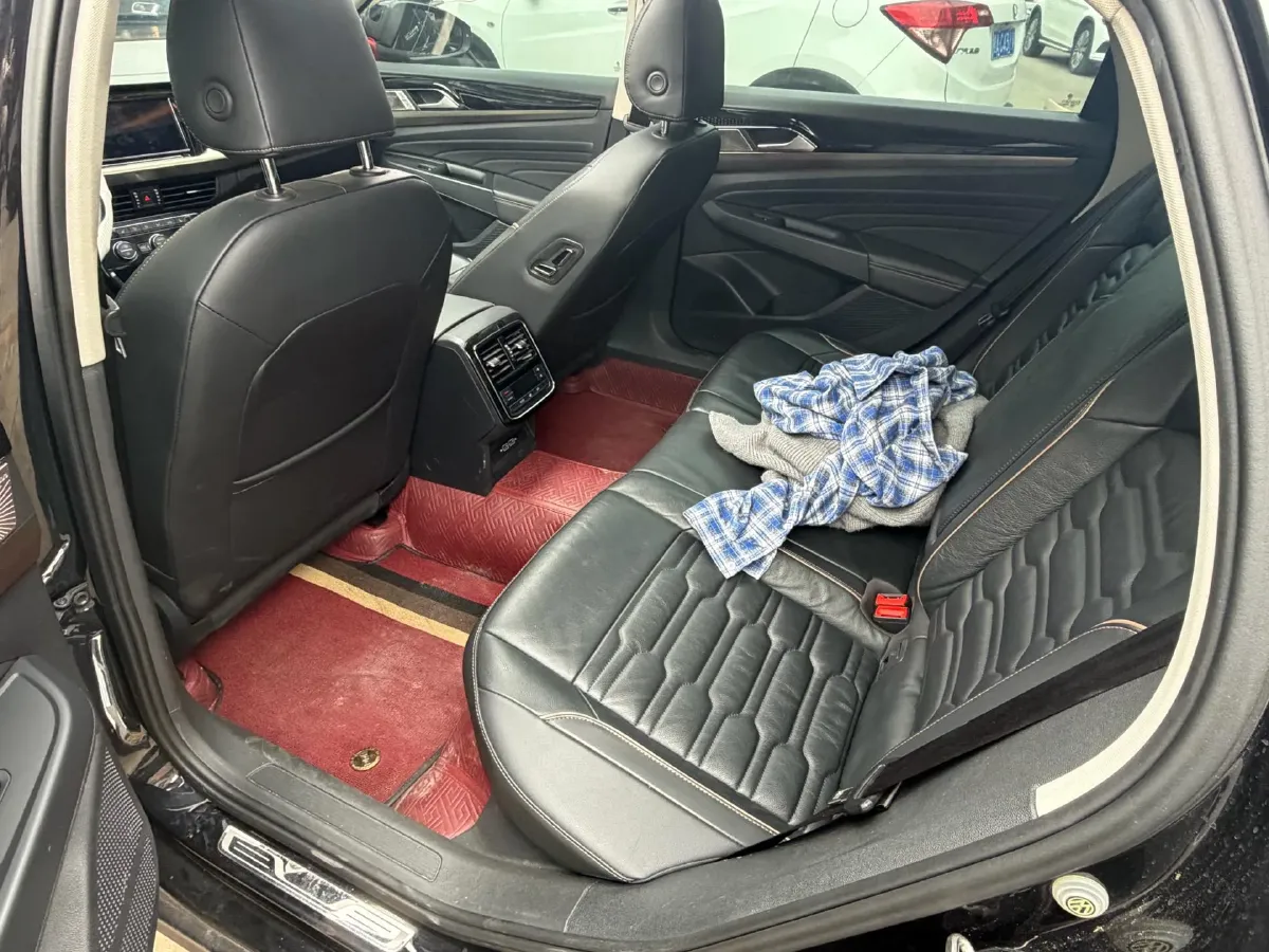 2019 Skoda Kodiak 2.0T 186HP L4 7DCT,autocango,china used car exporter,china ev exporter,chinese used car exporter,chinese used ev exporter