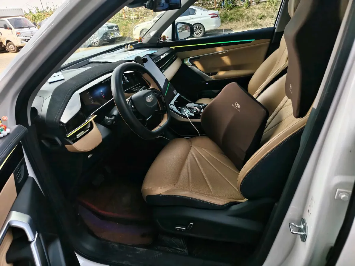 2023 Geely StarRay 1.5T 181HP L4 7DCT,autocango,china used car exporter,china ev exporter,chinese used car exporter,chinese used ev exporter
