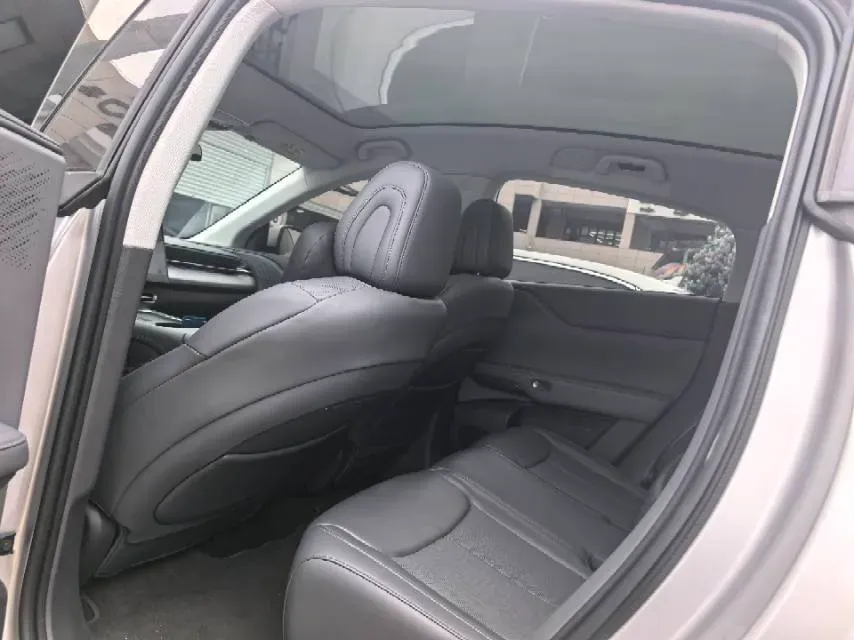 2025 Xpeng G6 BEV 68.5KWH,autocango,china used car exporter,china ev exporter,chinese used car exporter,chinese used ev exporter