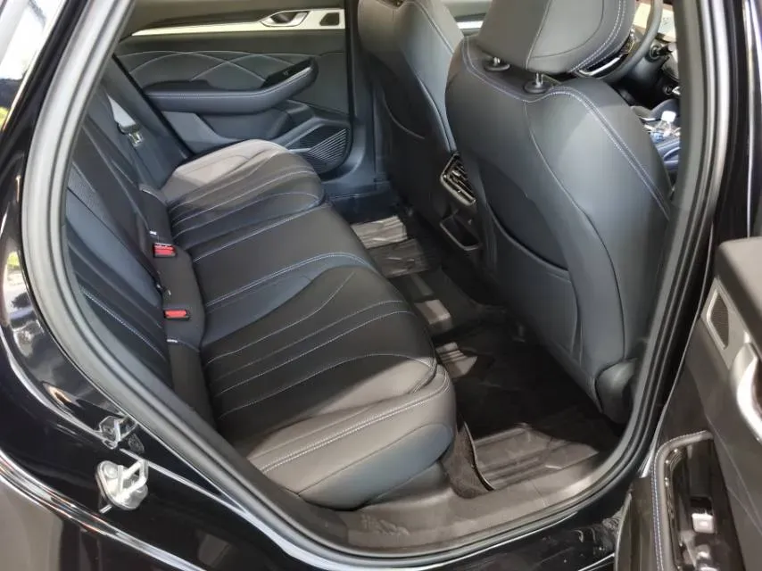 2026 Geely Preface 1.5T 181HP L4 7DCT,autocango,china used car exporter,china ev exporter,chinese used car exporter,chinese used ev exporter