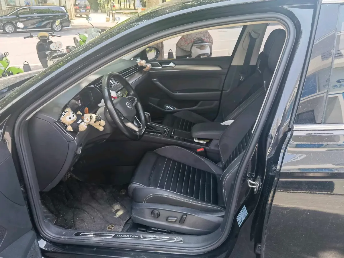 2020 Volkswagen Magotan 2.0T 186HP L4 7DCT,autocango,china used car exporter,china ev exporter,chinese used car exporter,chinese used ev exporter