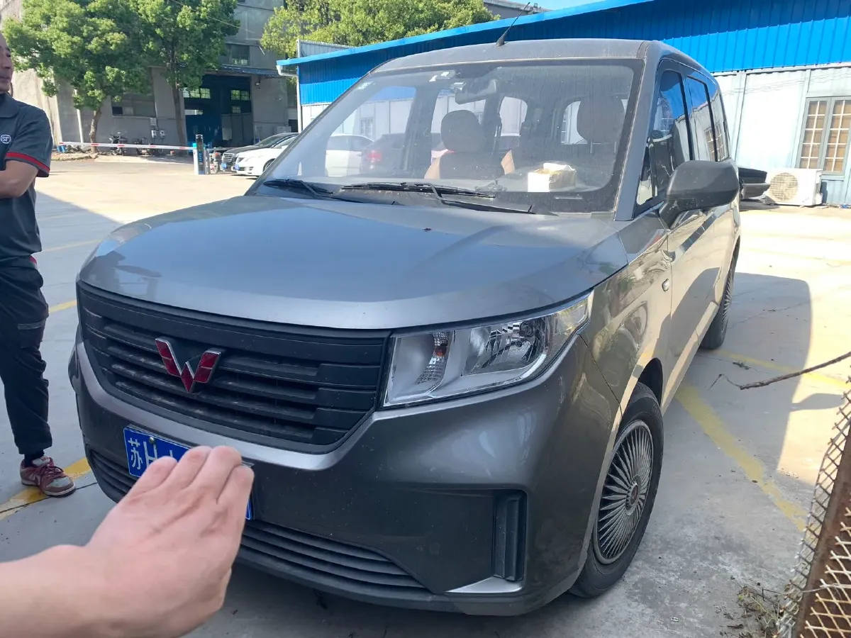 2020 WuLing HongGuang Plus 1.5L 99HP L4 6MT,autocango,china used car exporter,china ev exporter,chinese used car exporter,chinese used ev exporter