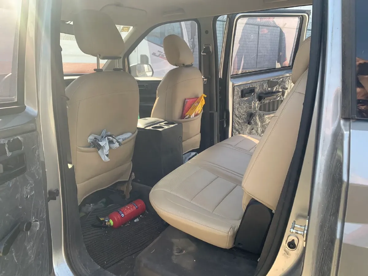 2020 WuLing HongGuang Plus 1.5L 99HP L4 6MT,autocango,china used car exporter,china ev exporter,chinese used car exporter,chinese used ev exporter