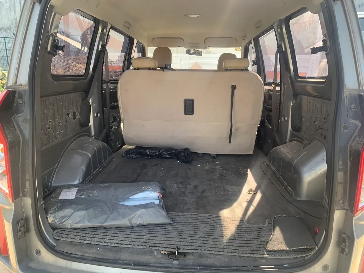 2020 WuLing HongGuang Plus 1.5L 99HP L4 6MT,autocango,china used car exporter,china ev exporter,chinese used car exporter,chinese used ev exporter