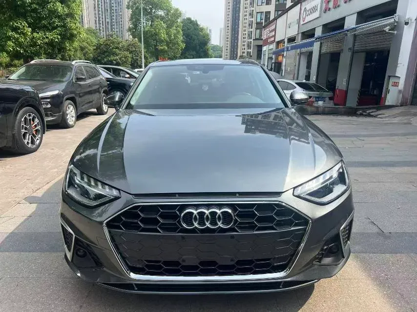 2022 Audi A4L 2.0T 190HP L4 7DCT,autocango,china used car exporter,china ev exporter,chinese used car exporter,chinese used ev exporter