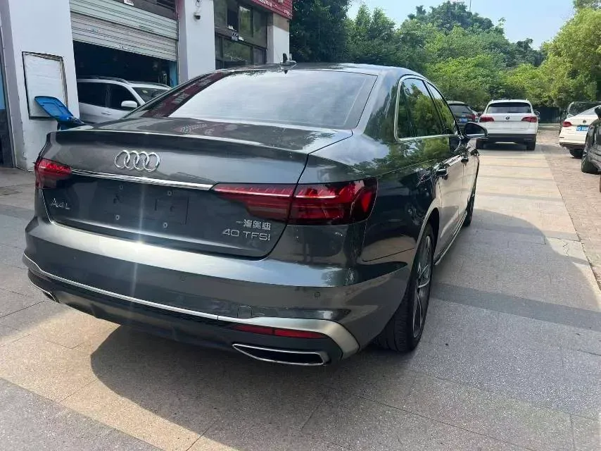 2022 Audi A4L 2.0T 190HP L4 7DCT,autocango,china used car exporter,china ev exporter,chinese used car exporter,chinese used ev exporter