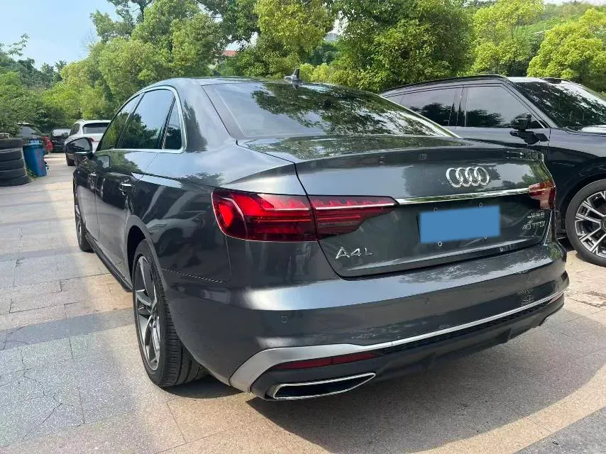 2022 Audi A4L 2.0T 190HP L4 7DCT,autocango,china used car exporter,china ev exporter,chinese used car exporter,chinese used ev exporter