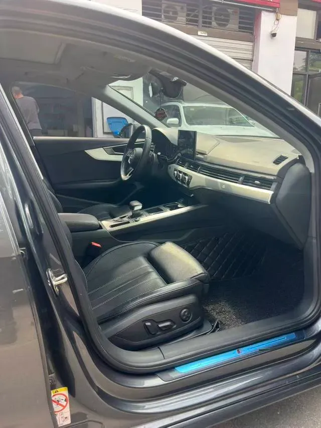 2022 Audi A4L 2.0T 190HP L4 7DCT,autocango,china used car exporter,china ev exporter,chinese used car exporter,chinese used ev exporter