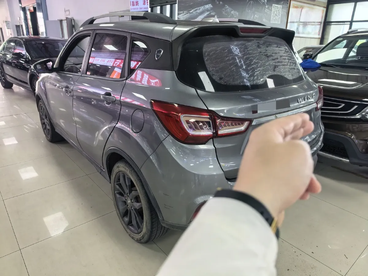 2017 Landwind X2 1.6L 125HP L4 5MT,autocango,china used car exporter,china ev exporter,chinese used car exporter,chinese used ev exporter